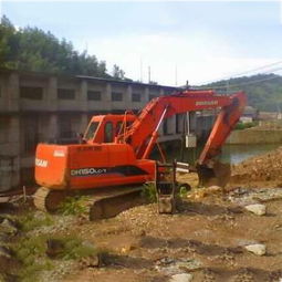 中機挖掘機出租 管道吊裝平土綠化市政自來水工程挖機出租