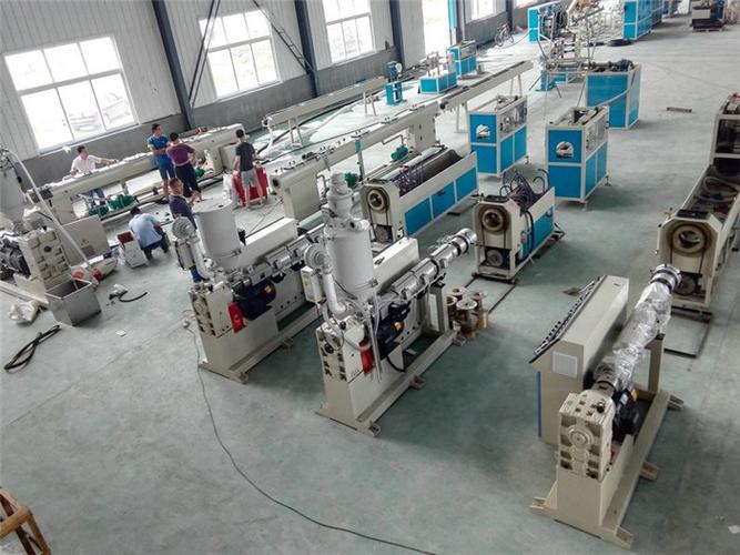 生產(chǎn)塑料管設(shè)備廠家天信泰塑機(jī)塑料管設(shè)備